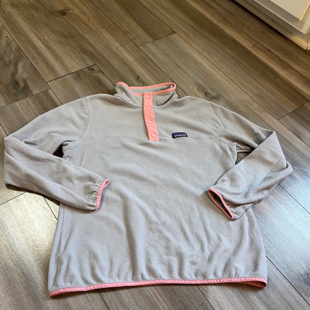 Patagonia Light Gray Fleece Pullover with Pink Trim
